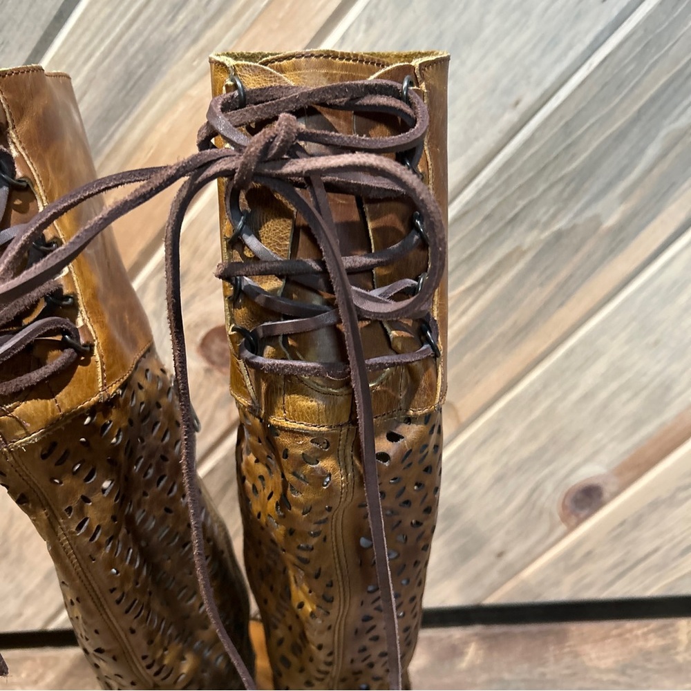 EUC FREEBIRD CREEK COGNAC LATTICEWORK CORSET LACED ZIPPER KNEE HIGH BOOTS - 7 - Picture 5 of 12